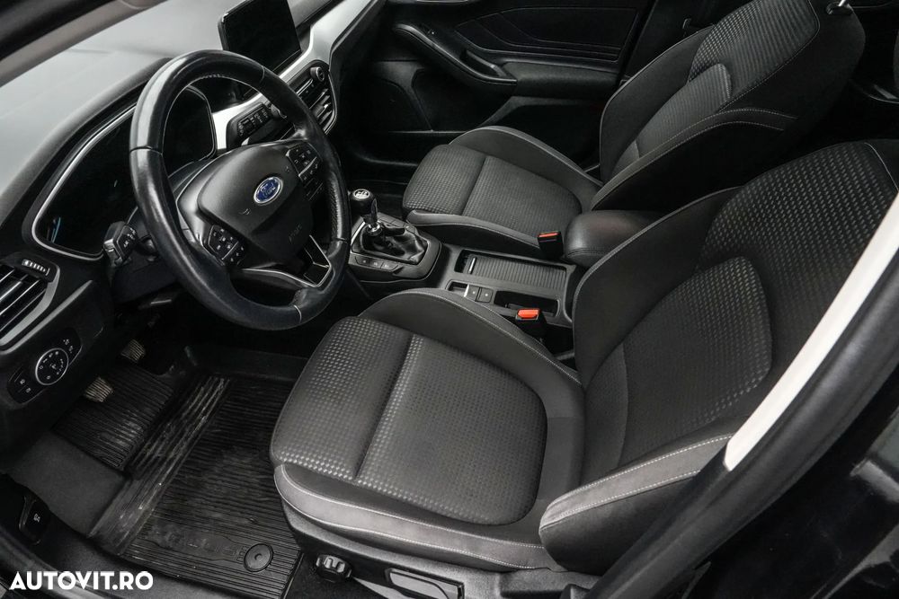 Ford Focus 1.0 EcoBoost MHEV Titanium - 11