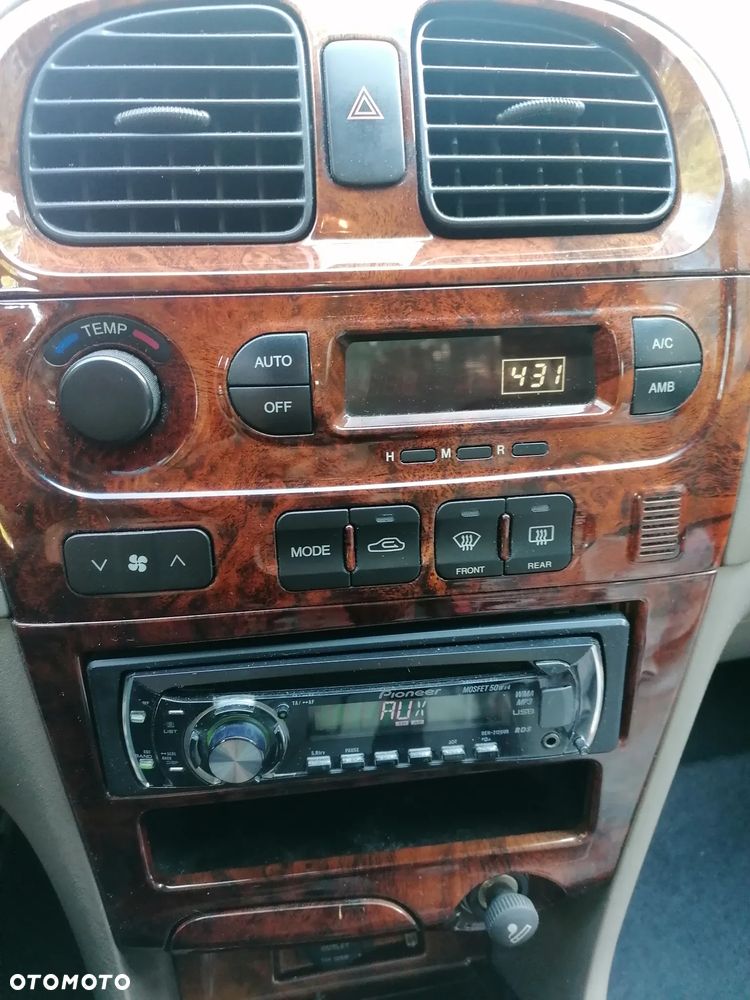 Hyundai Sonica - 10