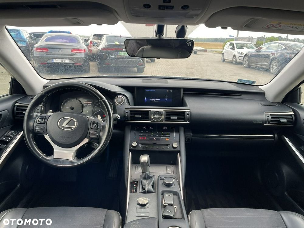 Lexus IS 200t / 300 Elegance - 10