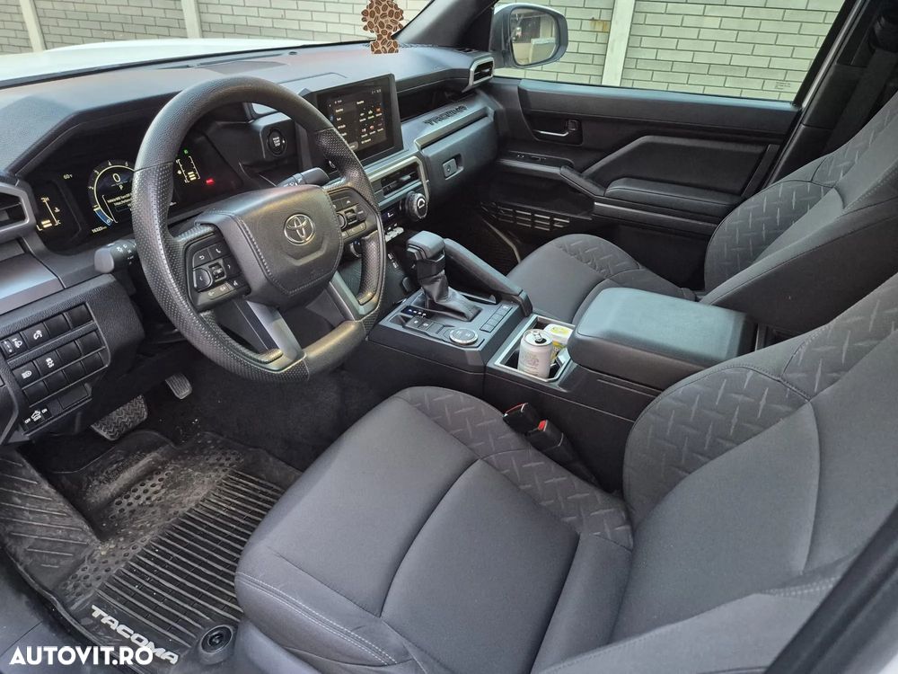 Toyota Tacoma - 7