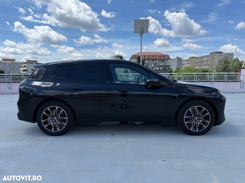 BMW iX - 7