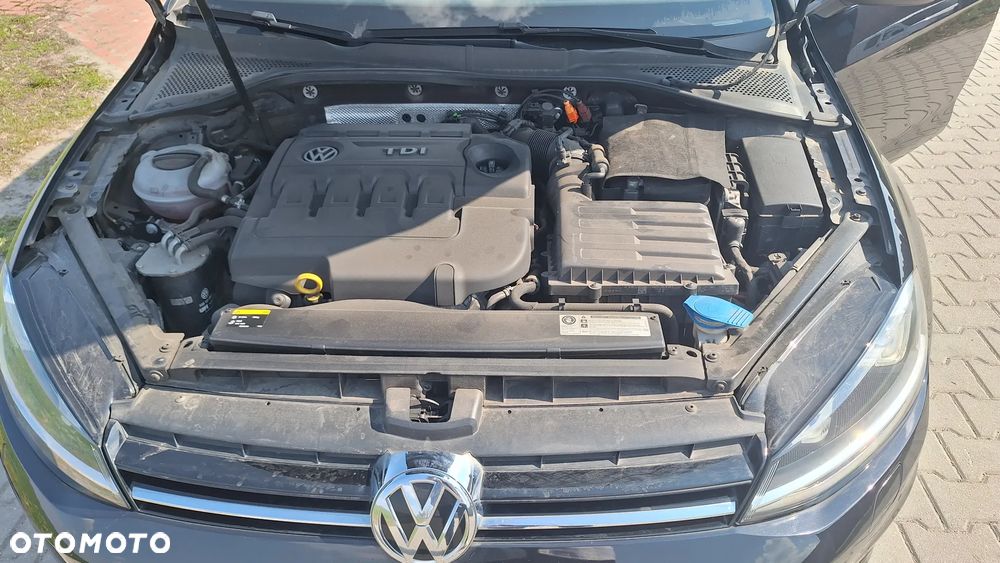 Volkswagen Golf 2.0 TDI BlueMotion Technology Edition - 4