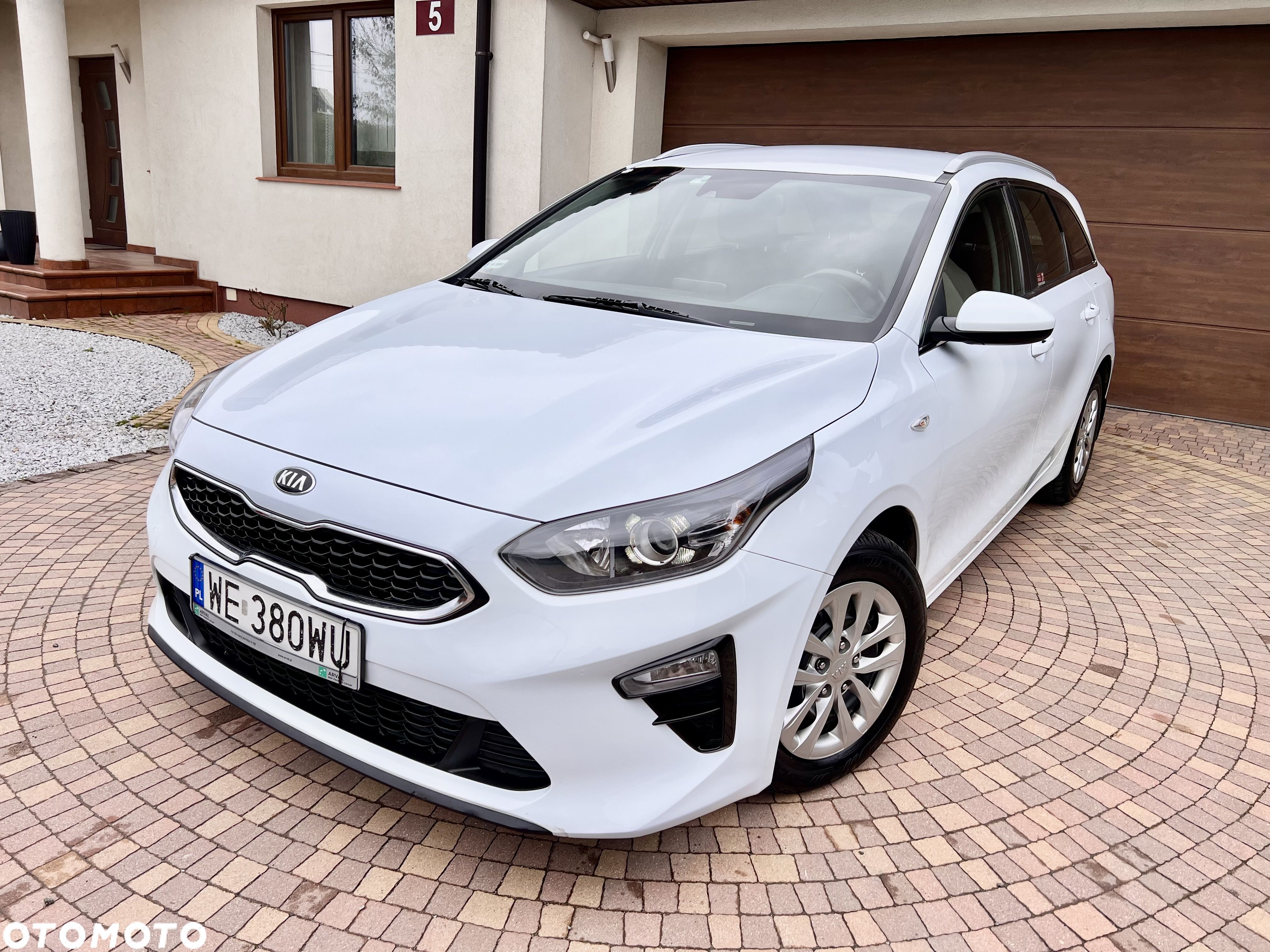 Kia Ceed 1.6 CRDi SCR M - 1