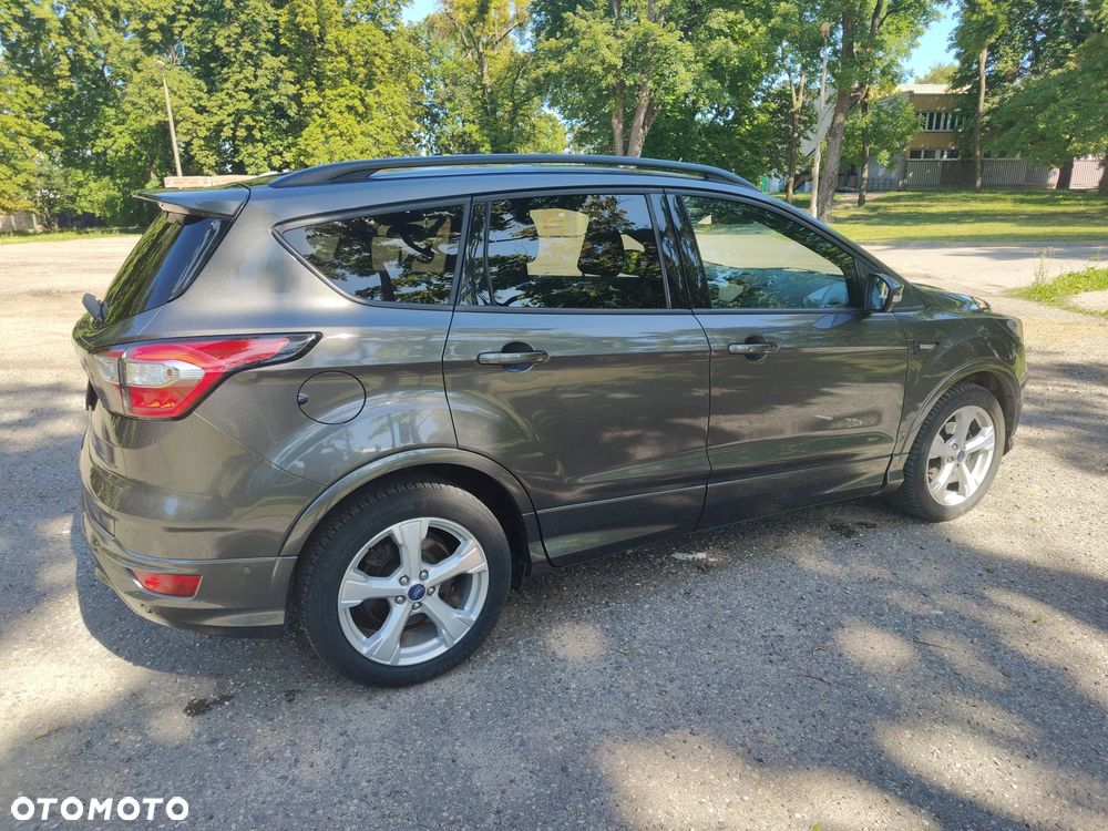 Ford Kuga 1.5 EcoBoost 2x4 ST-Line - 9
