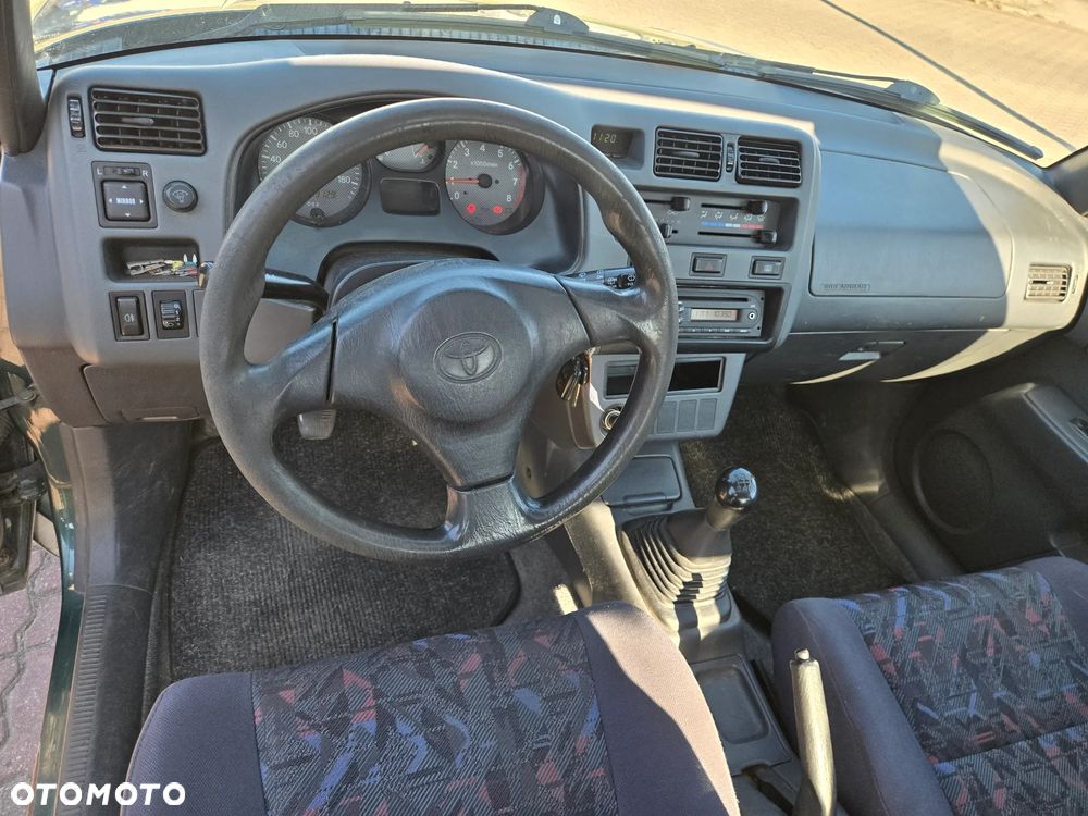 Toyota RAV4 2.0 - 8