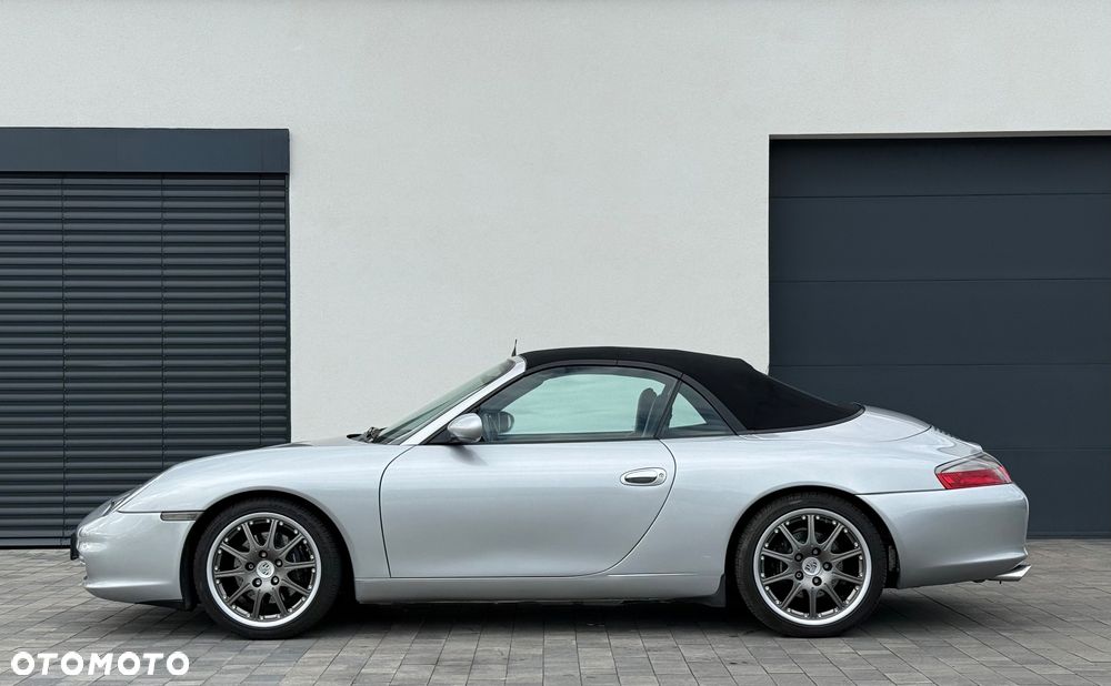 Porsche 911 Carrera - 4