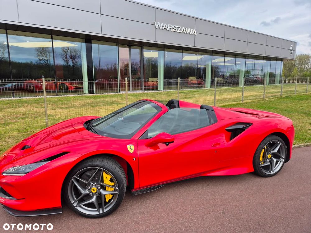 Ferrari F8 Spider - 4