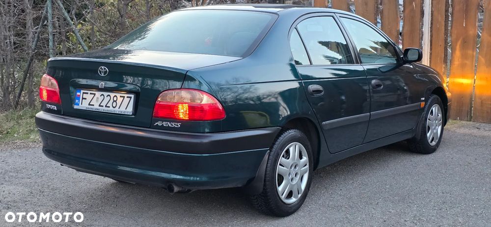 Toyota Avensis 1.6 VVT-i Terra Plus - 30