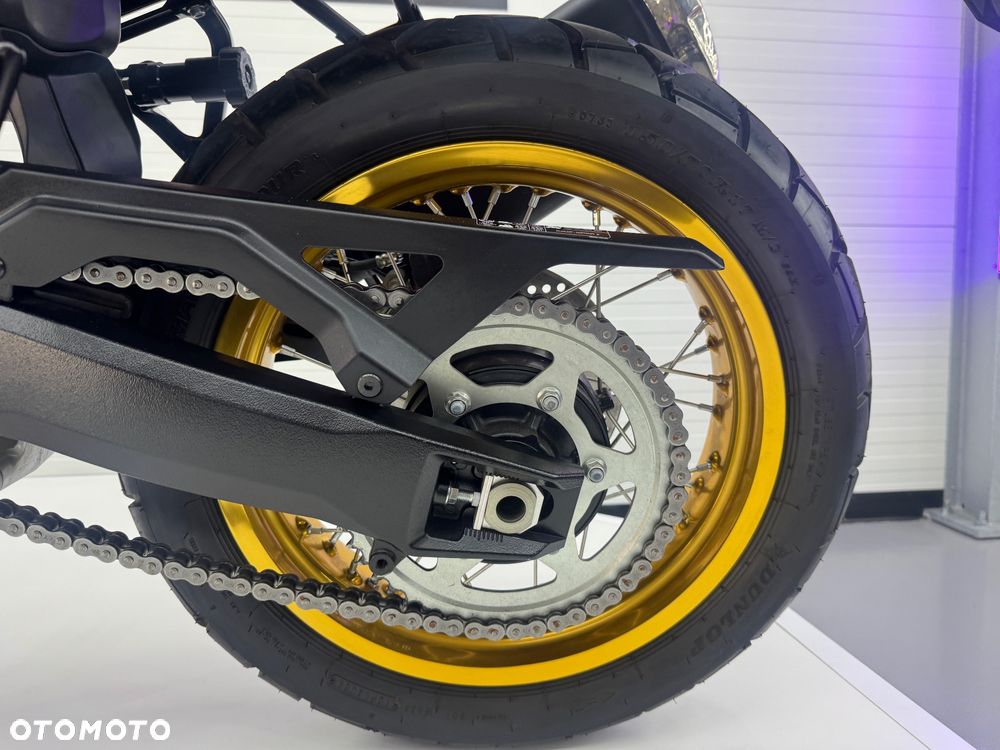 Suzuki V-STROM - 9