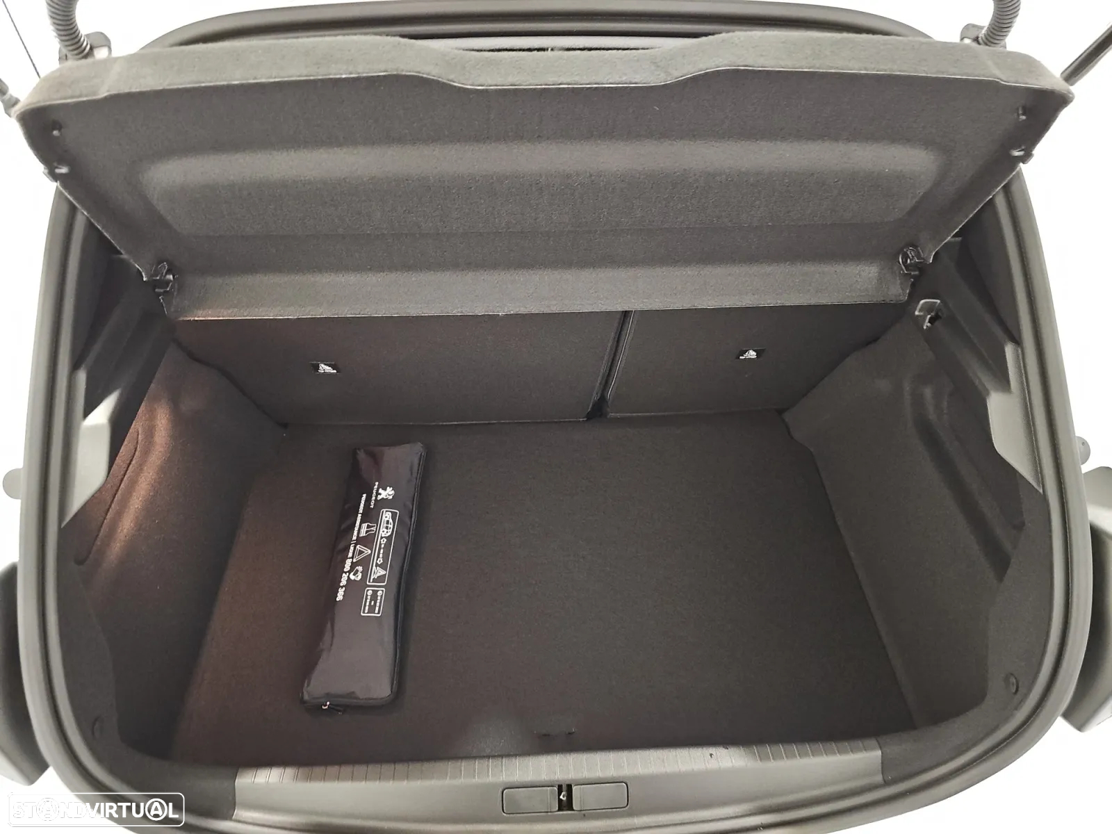 Peugeot 208 1.2 Hybrid Allure e-DCS6 - 16