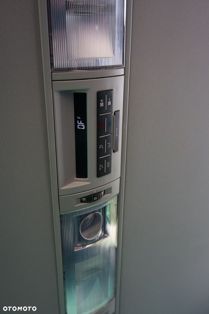 Volkswagen Caravelle 2.0 TDI L2 Highline - 29