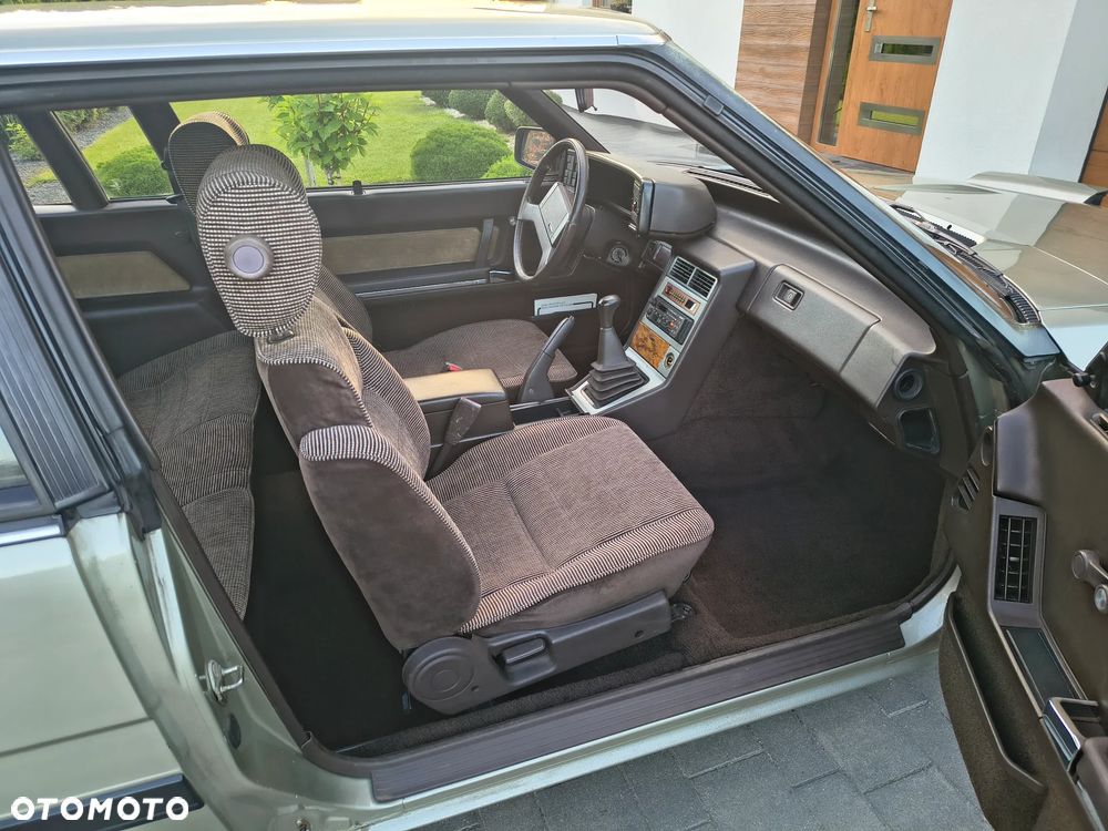 Mazda 929 - 24