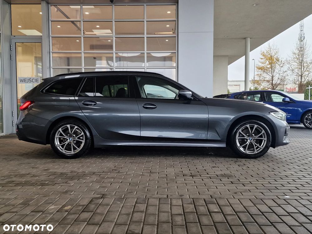 BMW Seria 3 320i Sport Line - 3