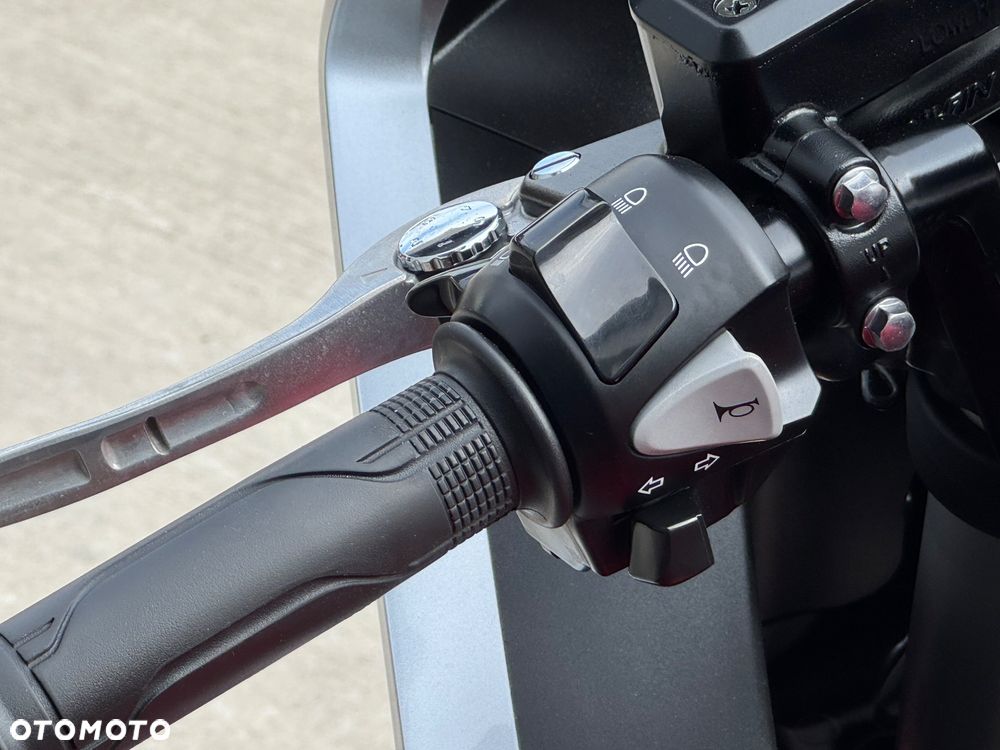 Honda VFR - 17