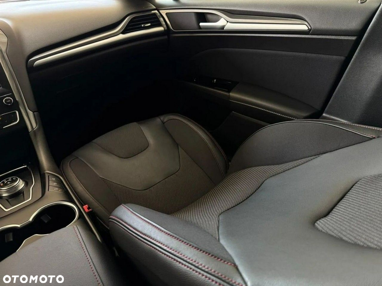 Ford Mondeo 2.0 EcoBlue ST-Line - 33