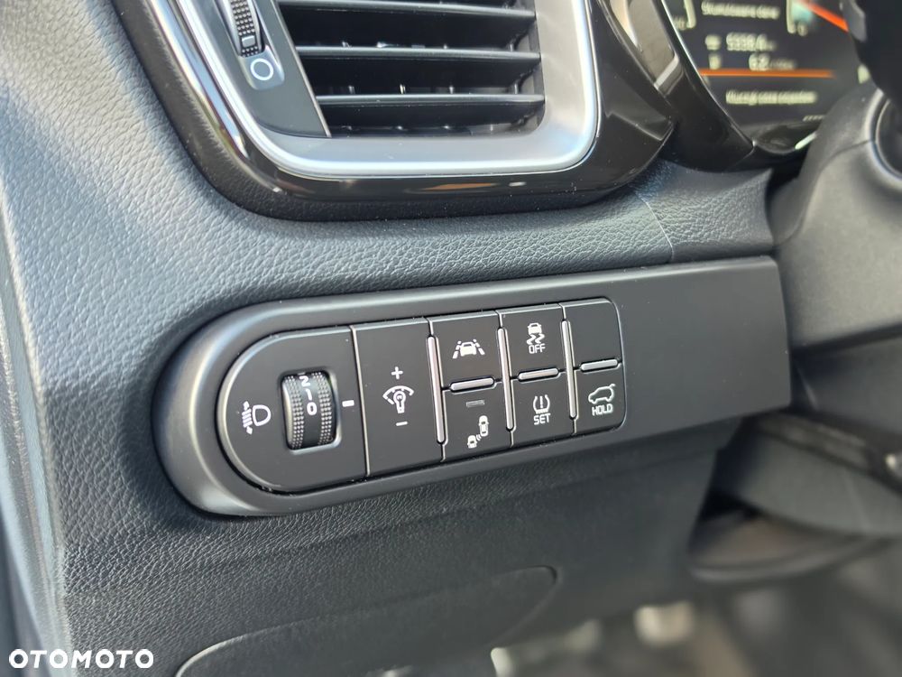 Kia Ceed 1.5 T-GDI DCT7 OPF (48V Mild Hybrid) Platinum Edition - 24
