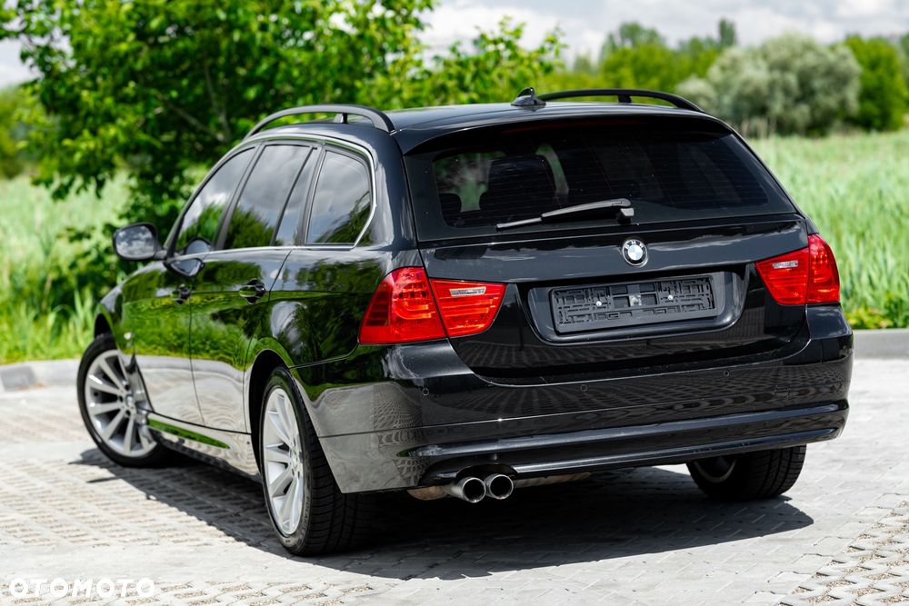 BMW Seria 3 325i xDrive Edition Exclusive - 9