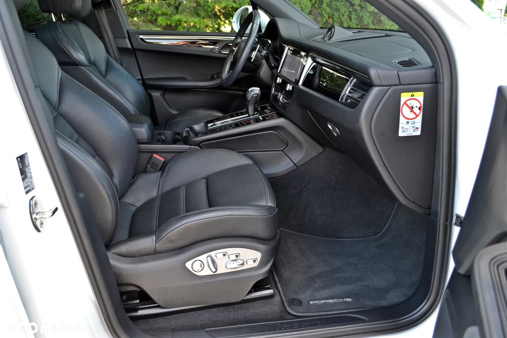 Porsche Macan - 30