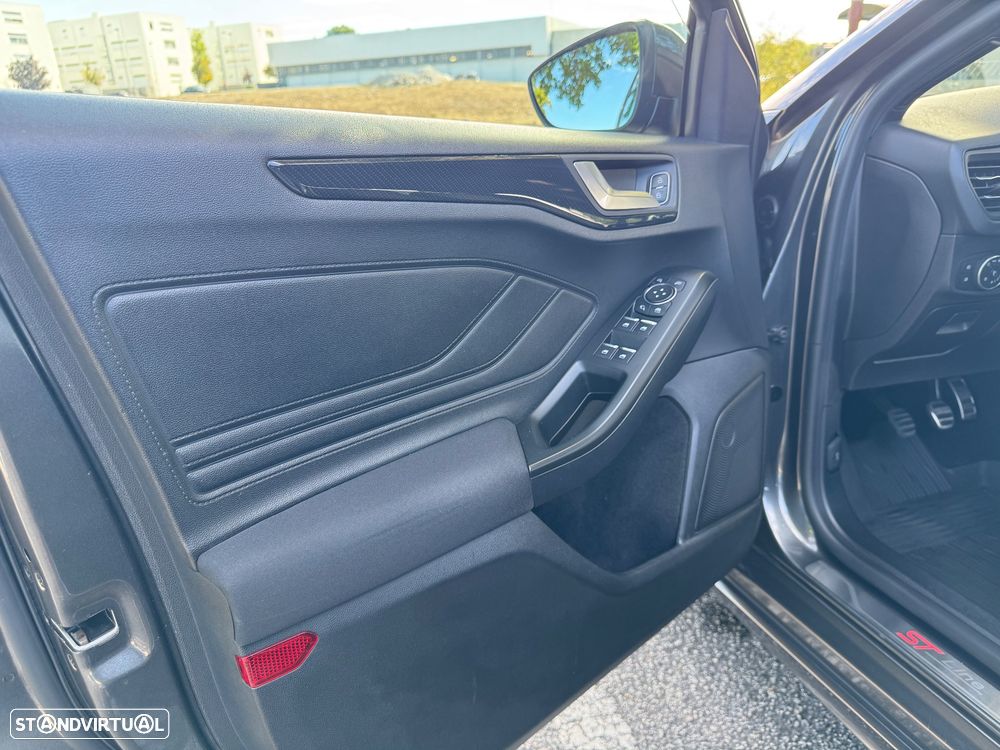 Ford Focus - 12