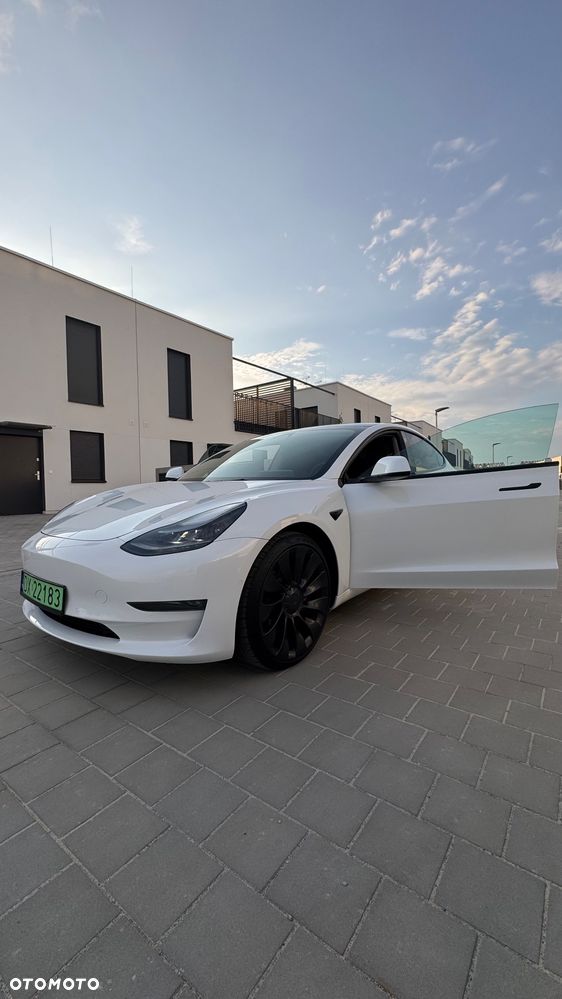 Tesla Model 3 Langstreckenbatterie Allradantrieb Dual Motor Performance - 2