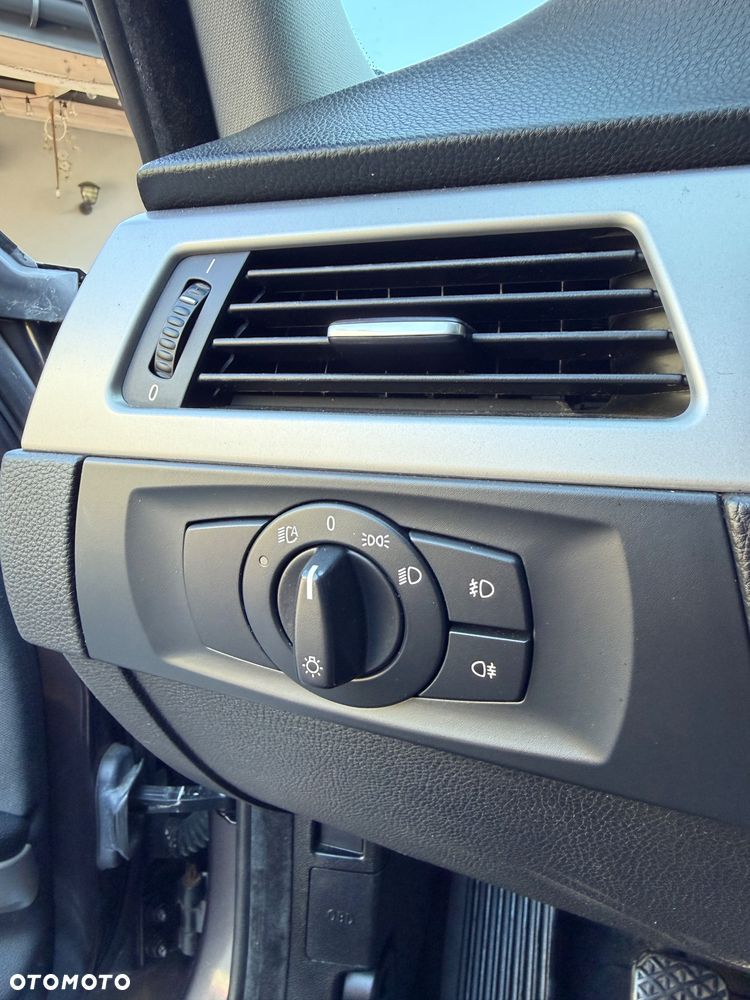 BMW Seria 3 318d DPF Edition Exclusive - 15