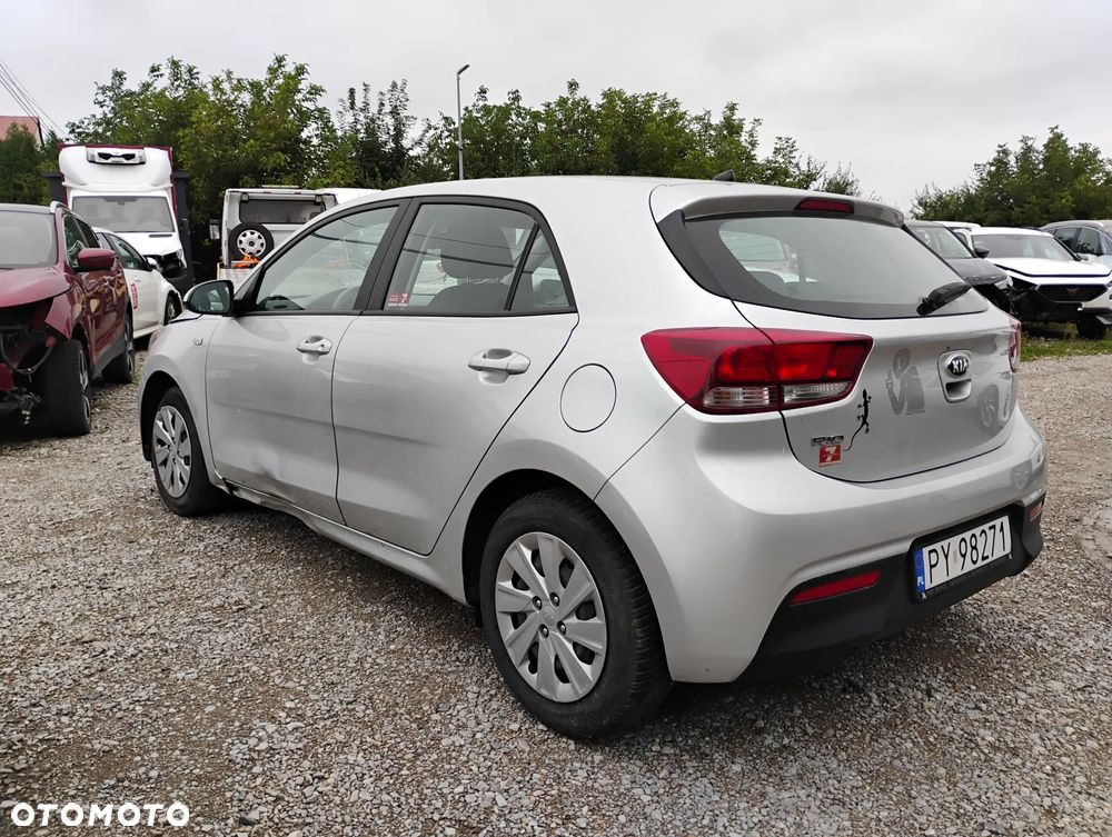 Kia Rio - 20