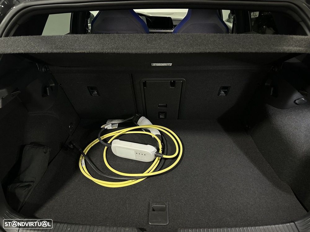 VW Golf 1.4 GTE Plug-In-Hybrid DSG - 23