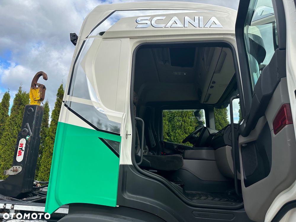 Scania / G450 / 6X2 / HAKOWIEC / HYVA 22.60.SK  / Oś-SKRĘTNA-PODNOSZONA / - 21