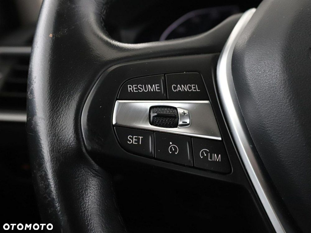 BMW Seria 3 330e Advantage - 33