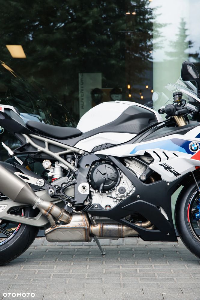 BMW S - 6