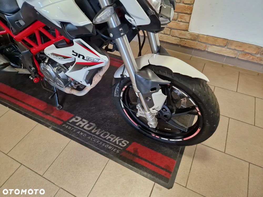Benelli BN 125 - 23