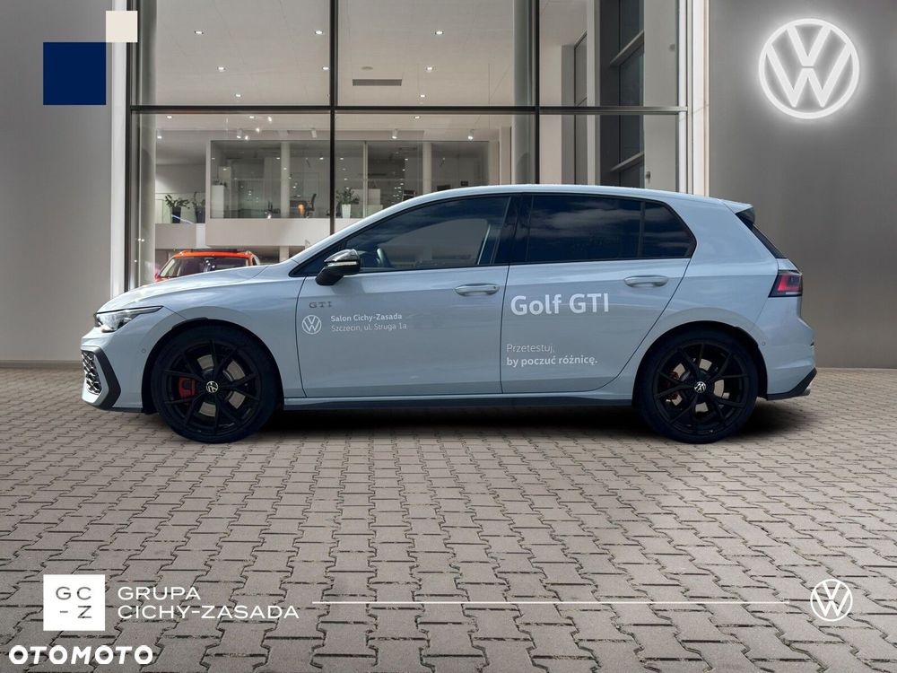 Volkswagen Golf - 2