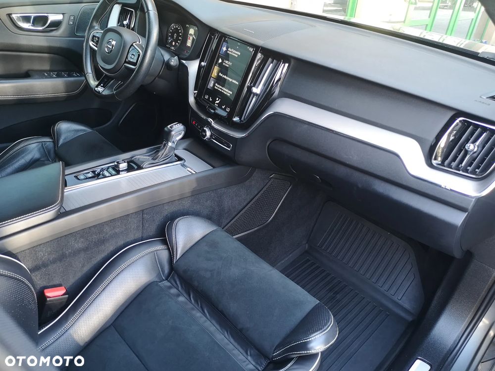 Volvo XC 60 D4 AWD R-Design - 17