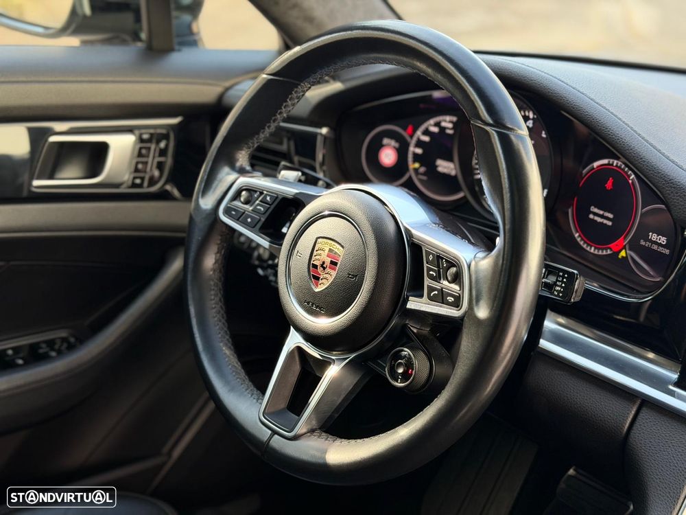 Porsche Panamera 4 E-Hybrid - 45