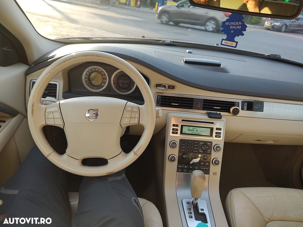 Volvo XC 70 D5 AWD Geartronic Momentum - 12