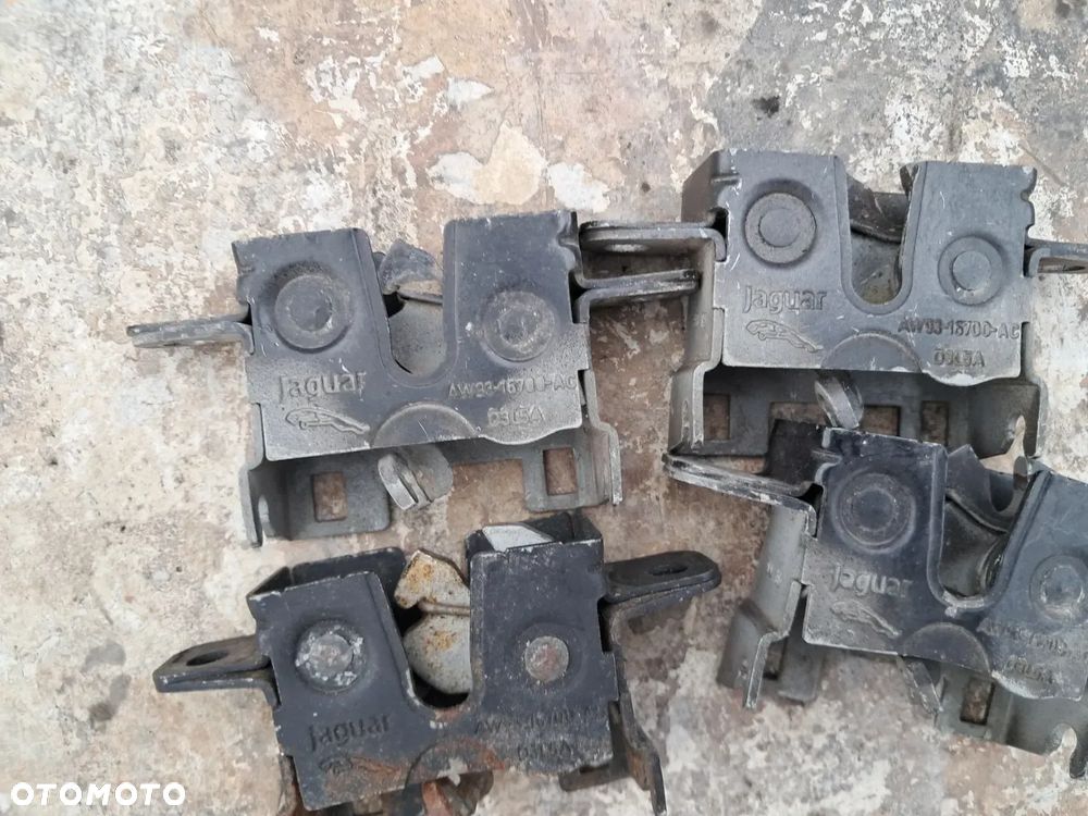 Jaguar XJ X351 Zamek maski - 2