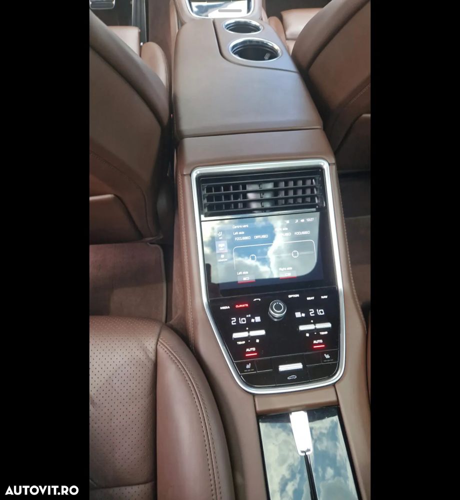 Porsche Panamera 4 E-Hybrid Executive - 4