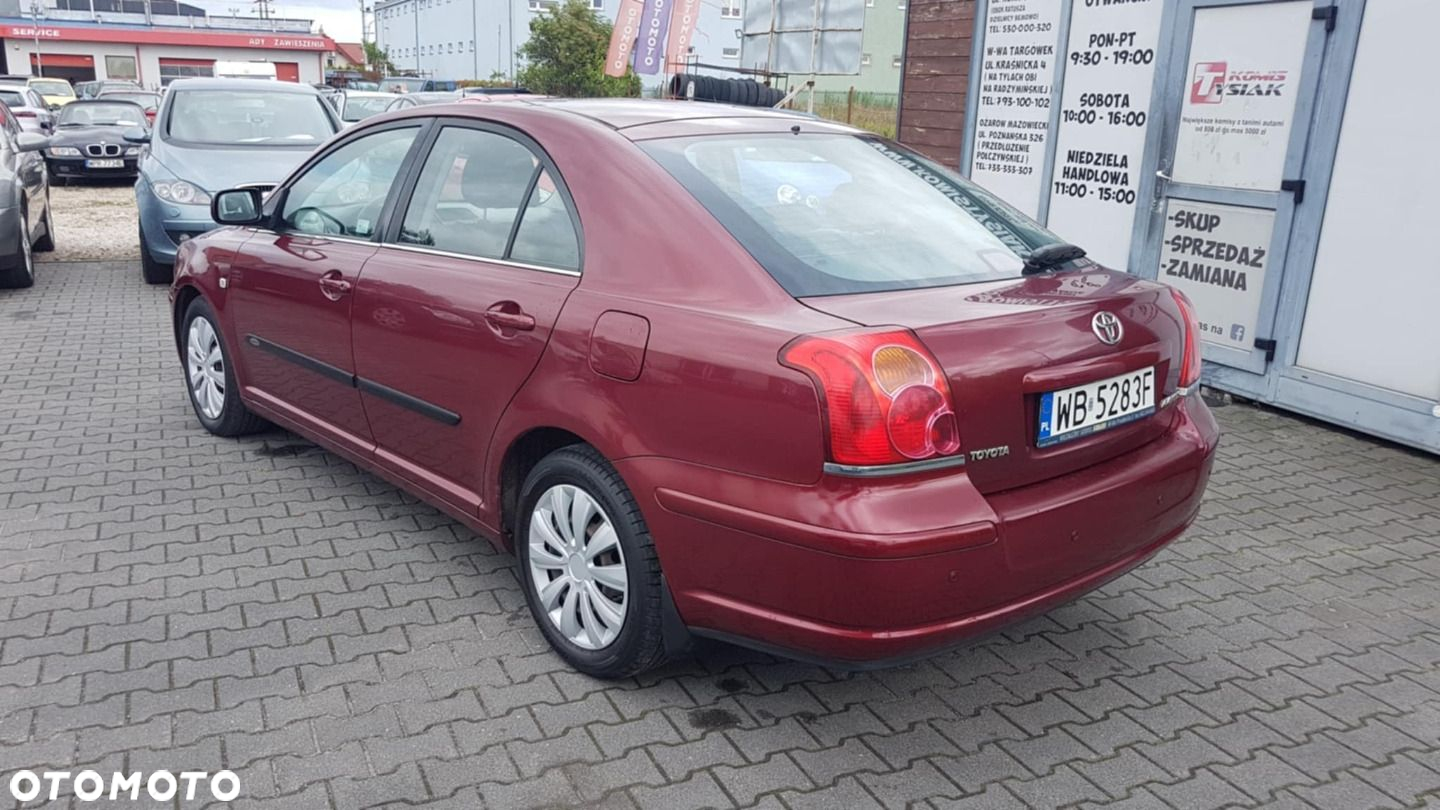 Toyota Avensis - 2