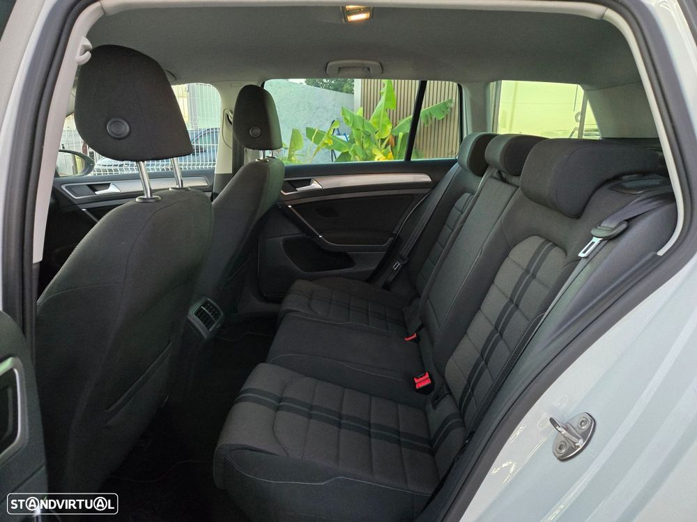 VW Golf Variant 1.6 TDi Highline - 9