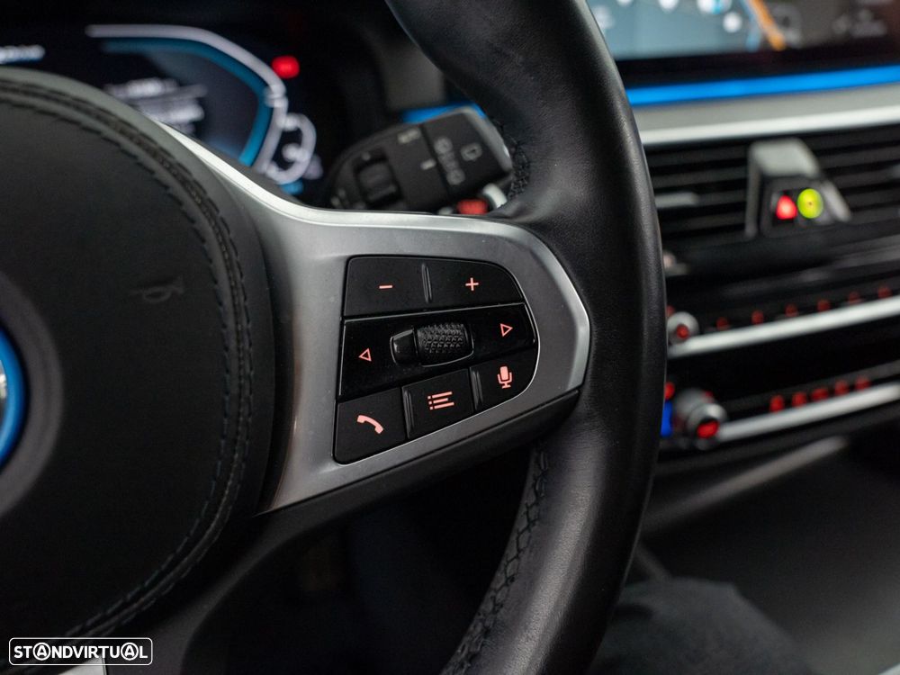 BMW 520 e Pack M - 24