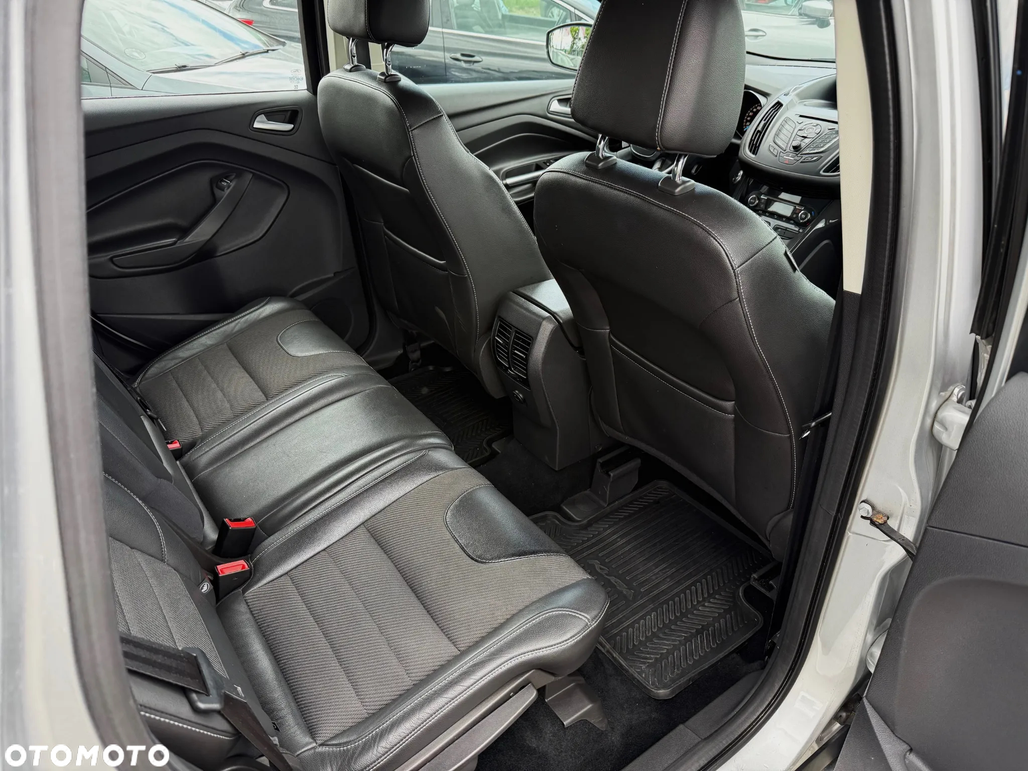Ford Kuga 1.5 EcoBoost 2x4 Titanium - 11