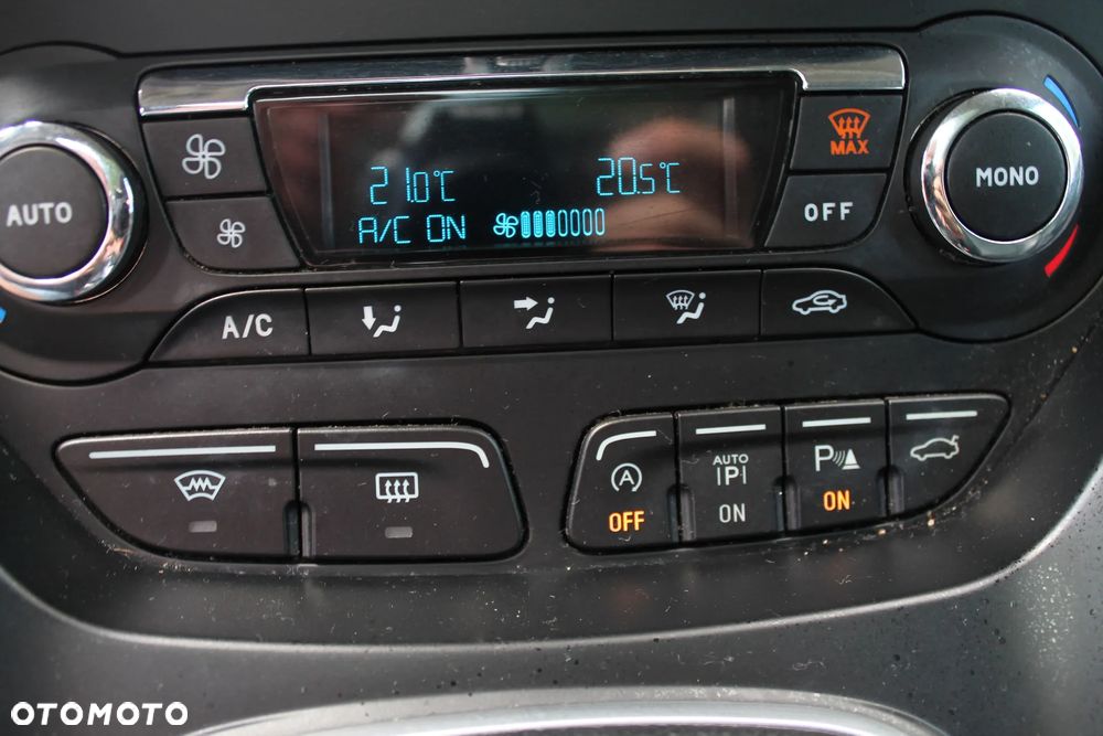 Ford C-MAX 1.6 TDCi Start-Stop-System Titanium - 24
