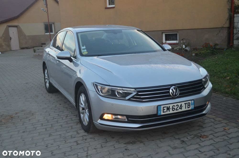 Volkswagen Passat 1.6 TDI SCR DSG Business - 1