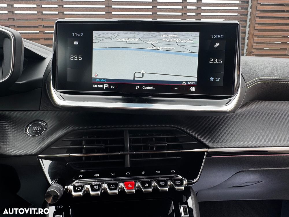 Peugeot 2008 PureTech 130 EAT8 GT - 23