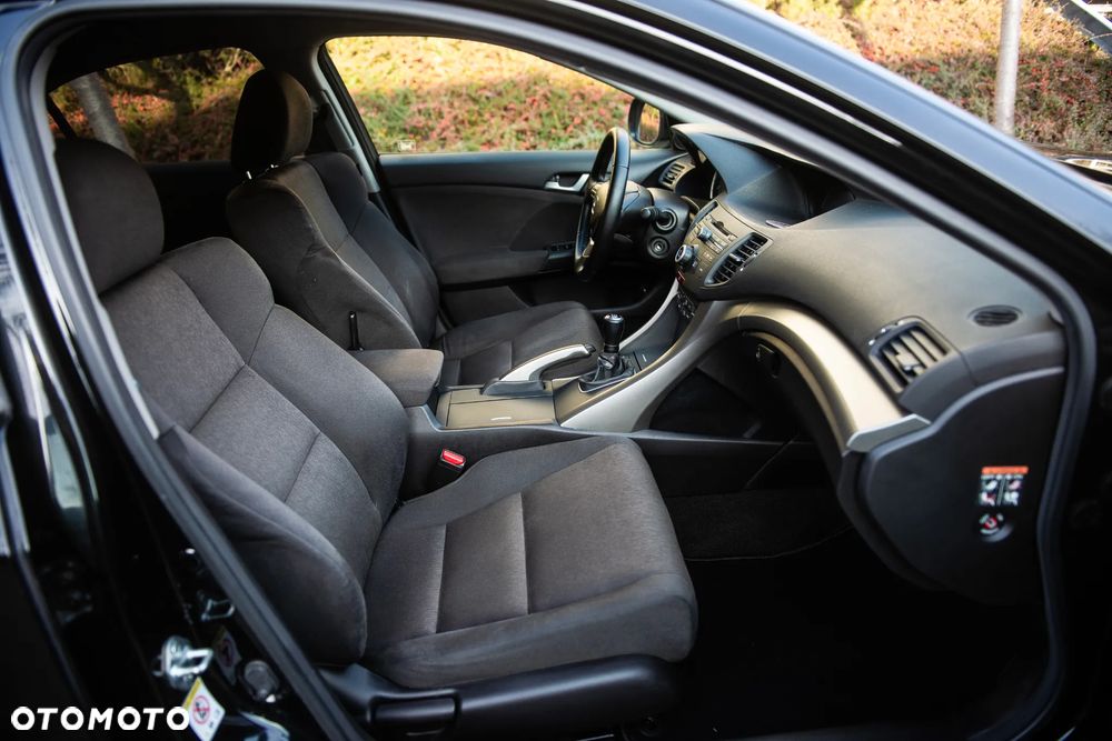 Honda Accord 2.0 Executive - 23