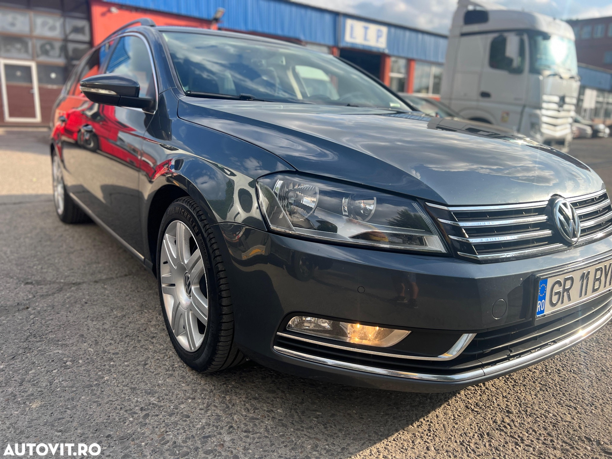 Volkswagen Passat Variant 2.0 TDI Blue TDI DSG Highline - 9