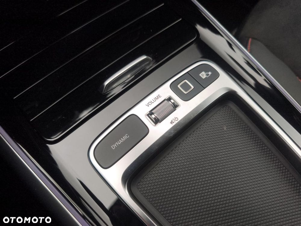 Mercedes-Benz GLA - 18