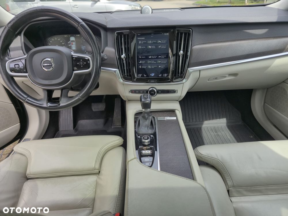 Volvo V90 Cross Country - 9
