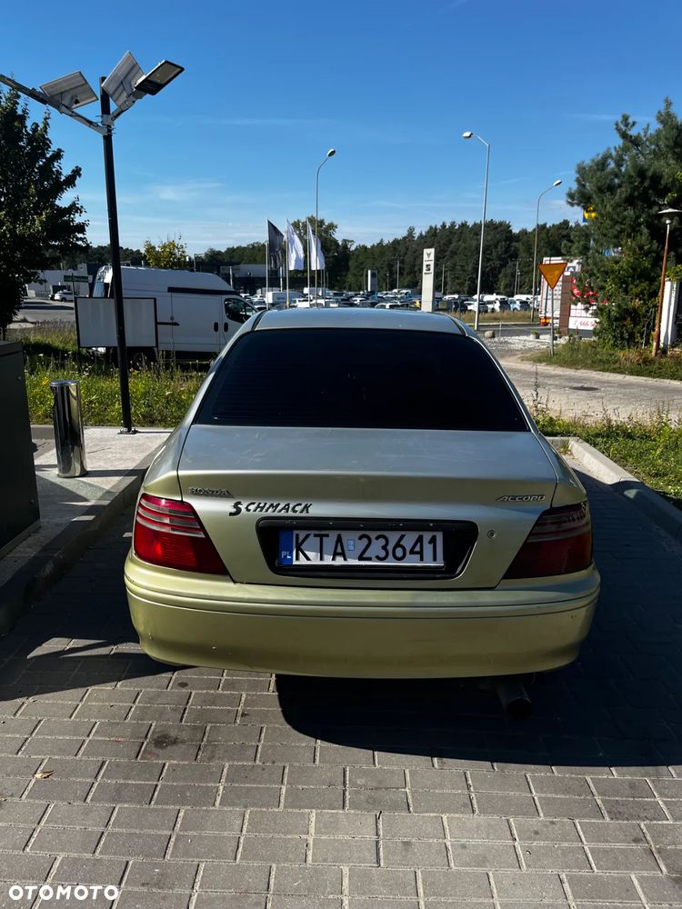 Honda Accord 1.8i S - 35
