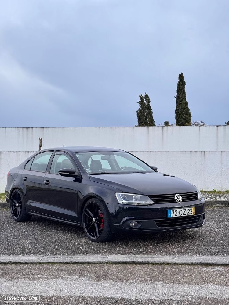 VW Jetta 1.6 TDi Highline DSG - 1